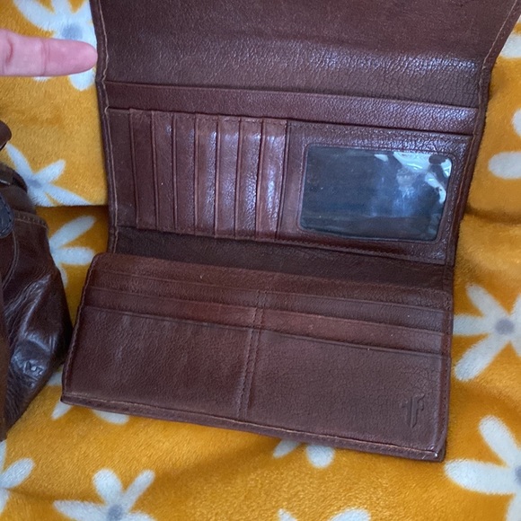 Cleaning out closet - Picture 3 of 5